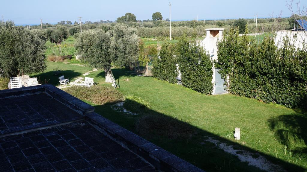 Antica Masseria Carparelli Guest House Остуни Екстериор снимка