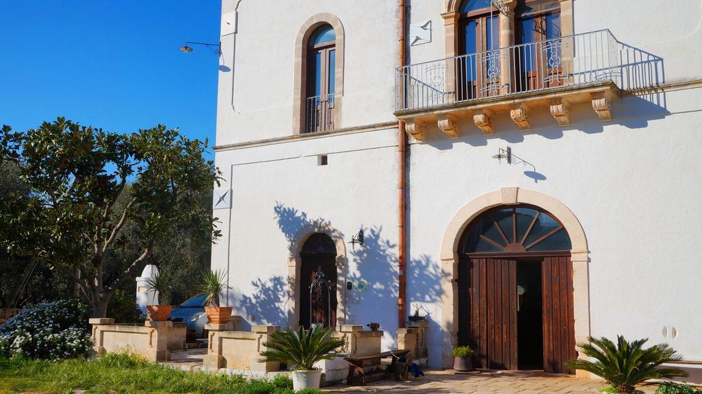 Antica Masseria Carparelli Guest House Остуни Екстериор снимка