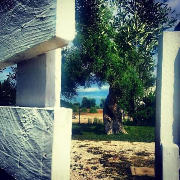 Antica Masseria Carparelli Guest House Остуни Екстериор снимка