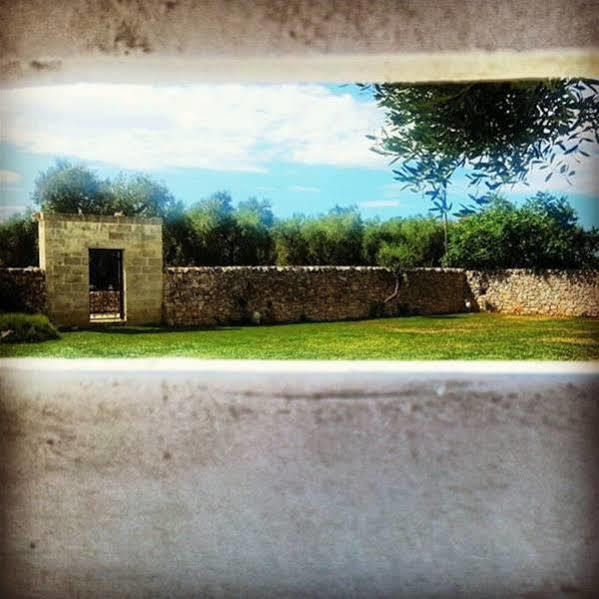 Antica Masseria Carparelli Guest House Остуни Екстериор снимка